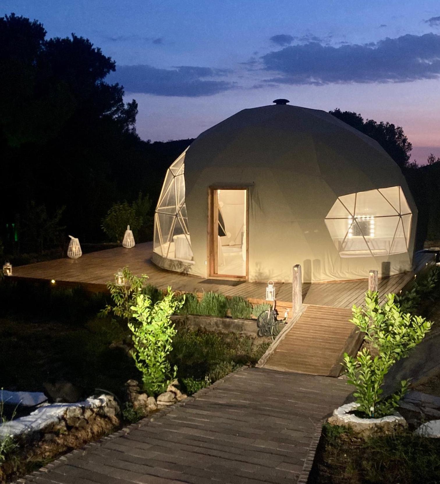 Domo Suites Masia Cal Geperut Badalona Exterior foto