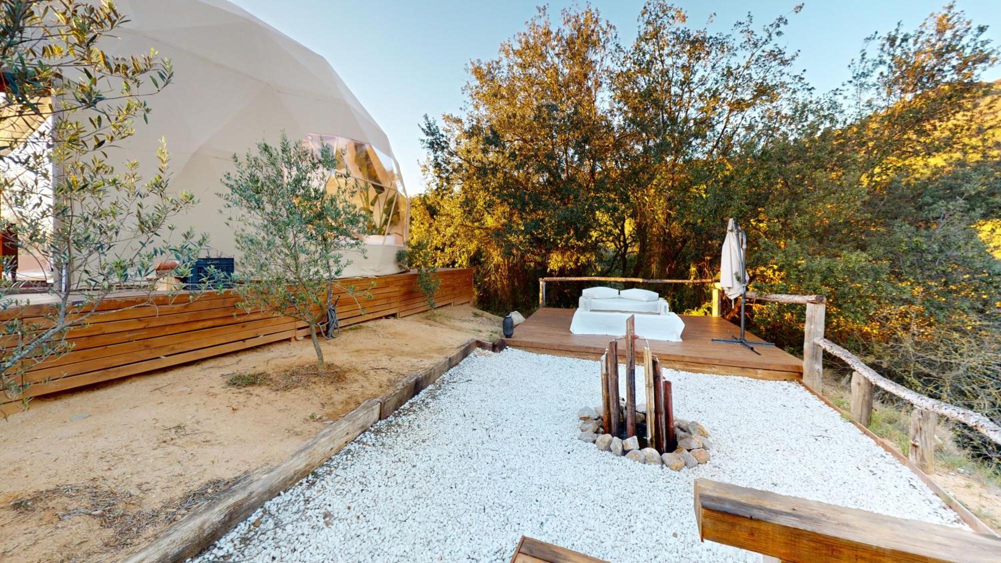 Domo Suites Masia Cal Geperut Badalona Exterior foto