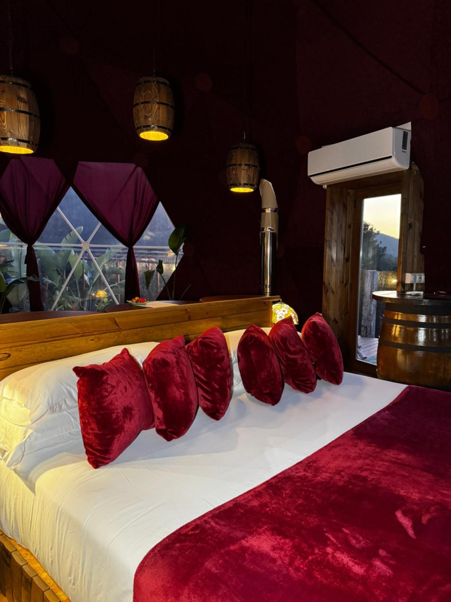 Domo Suites Masia Cal Geperut Badalona Exterior foto
